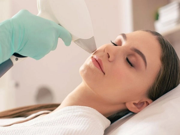 بهترین کلینیک لیزر مو زاید در یزد